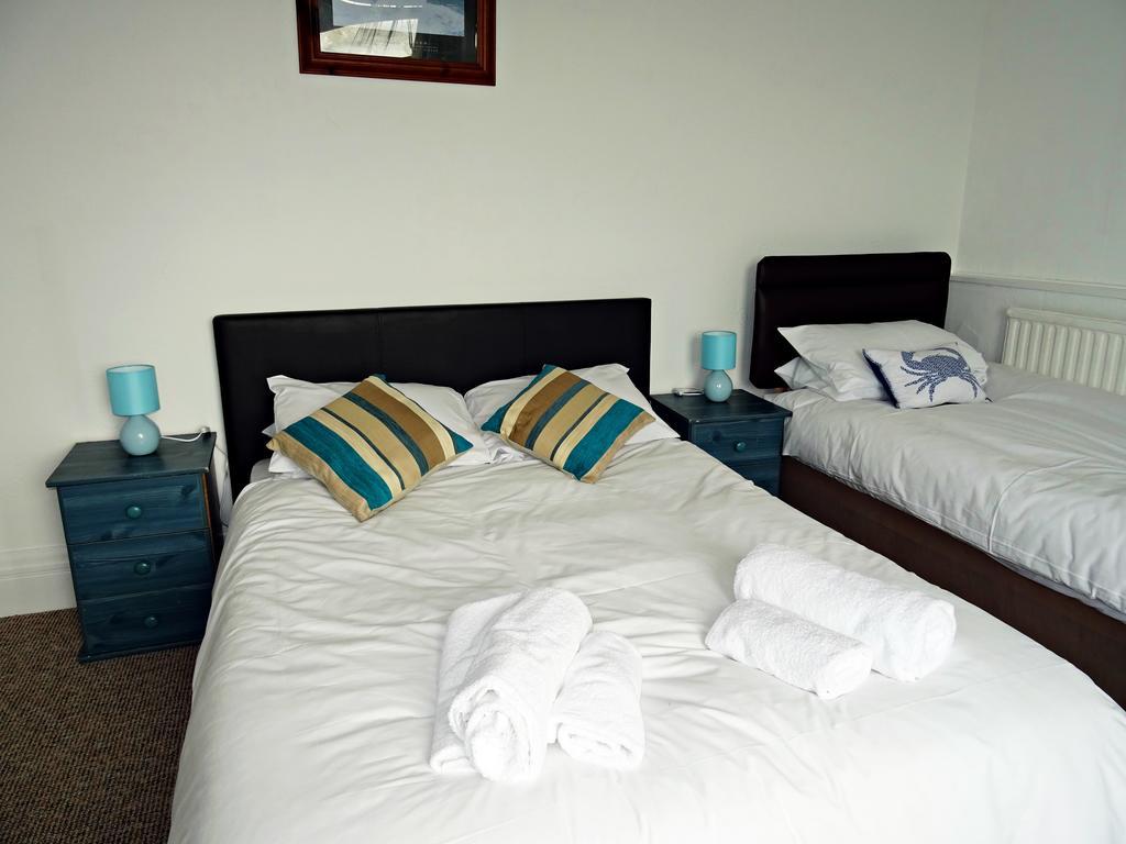 Ocean Breeze Hotel New Quay Buitenkant foto