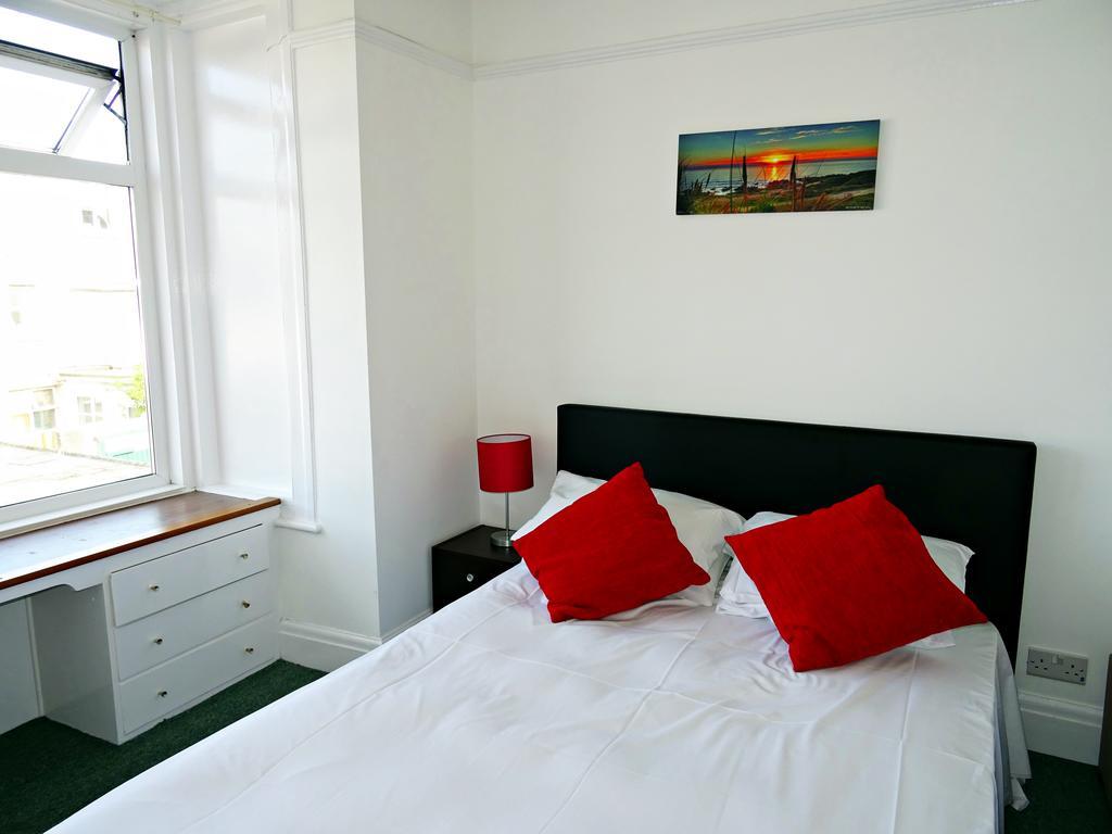 Ocean Breeze Hotel New Quay Buitenkant foto
