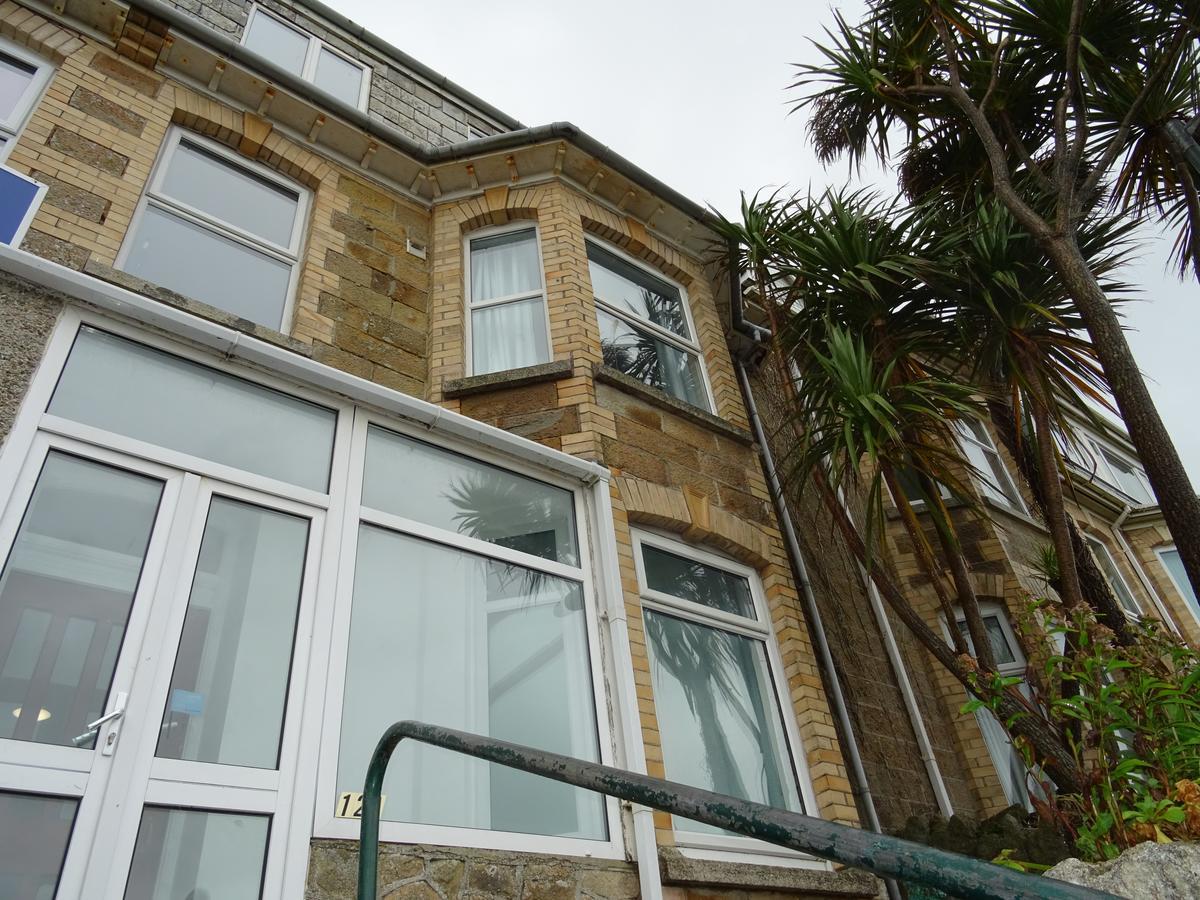 Ocean Breeze Hotel New Quay Buitenkant foto